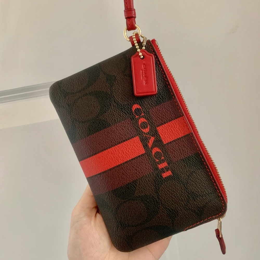Corner Zip Wristlet In Signature Canvas